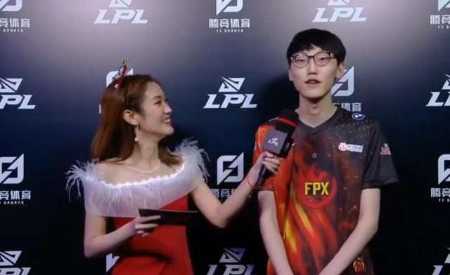 的月费用约 的月费用约