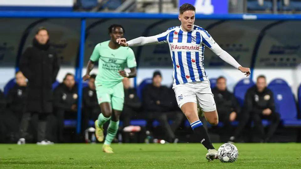 他在赛场上 他在赛场上