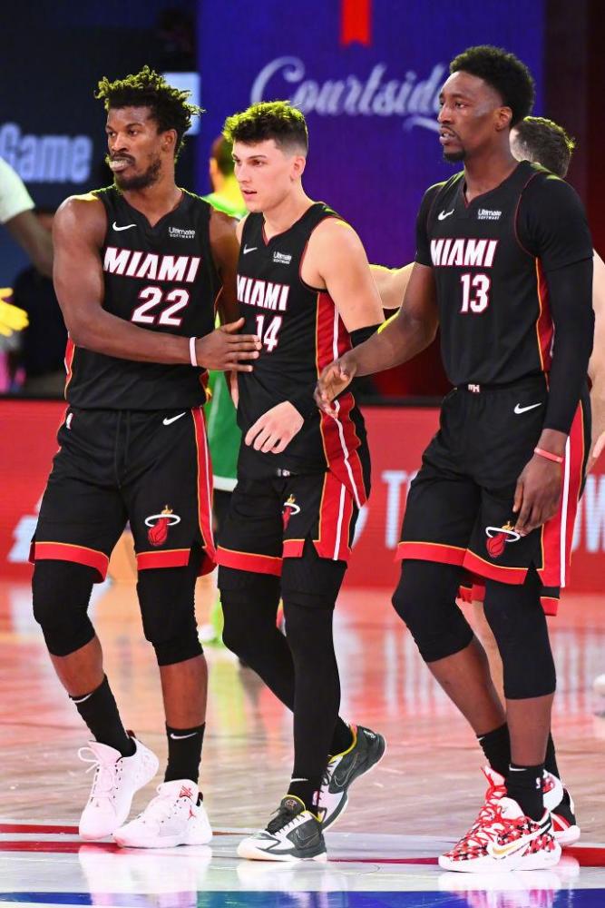 客场对阵巴 客场对阵巴